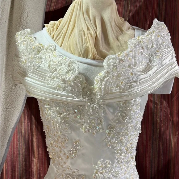 Mon Cheri White Sheath Wedding Gown with Flutter Sleeves with veil and train